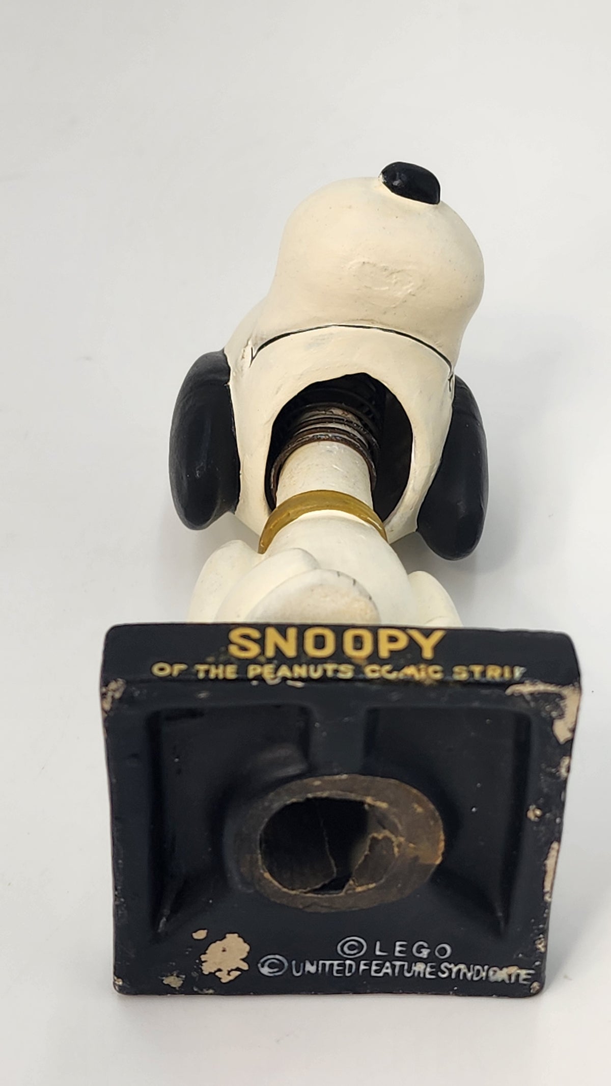 Opposite side view of Snoopy bobblehead