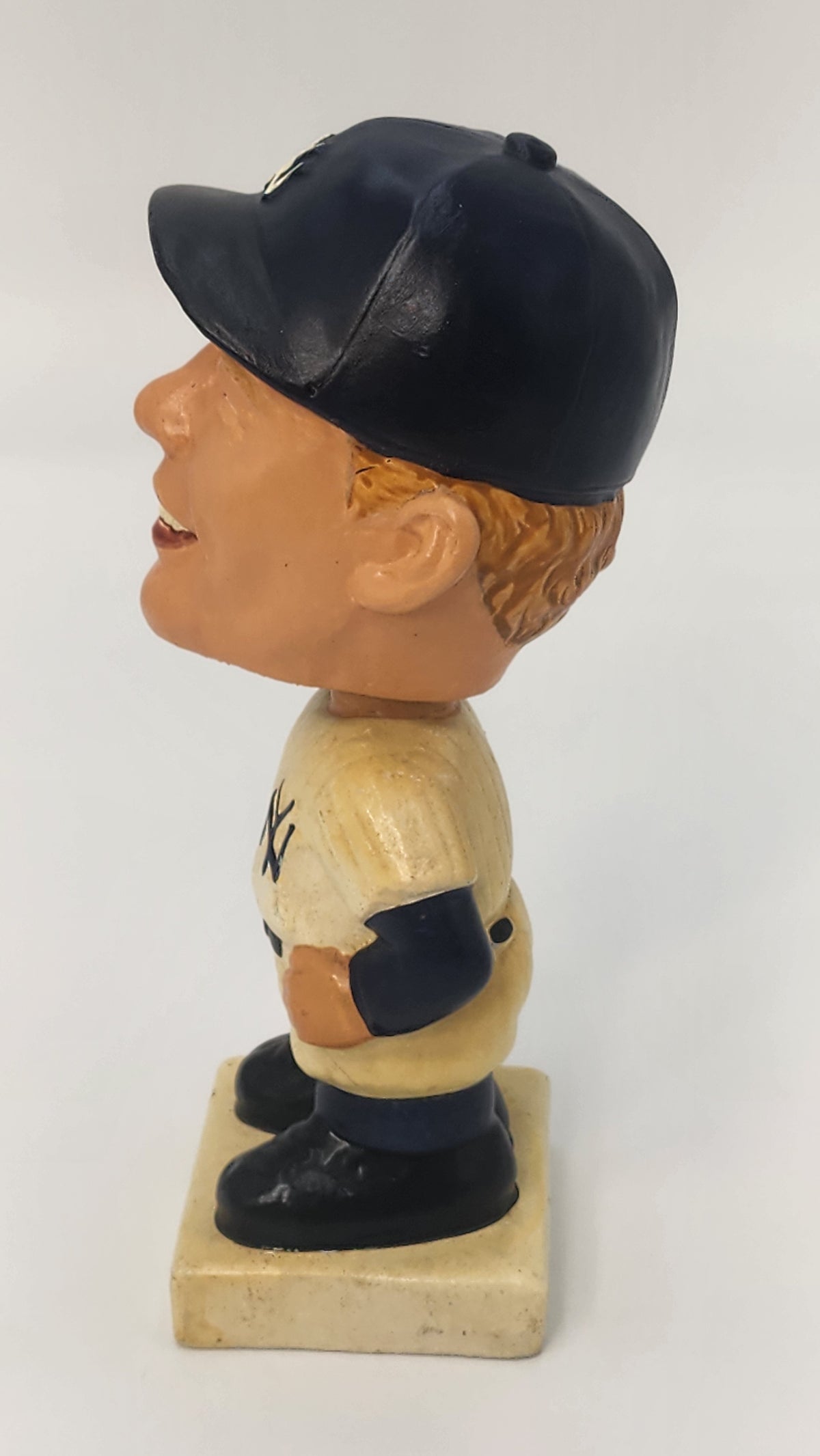 Front view of Mickey Mantle Yankees white base bobblehead