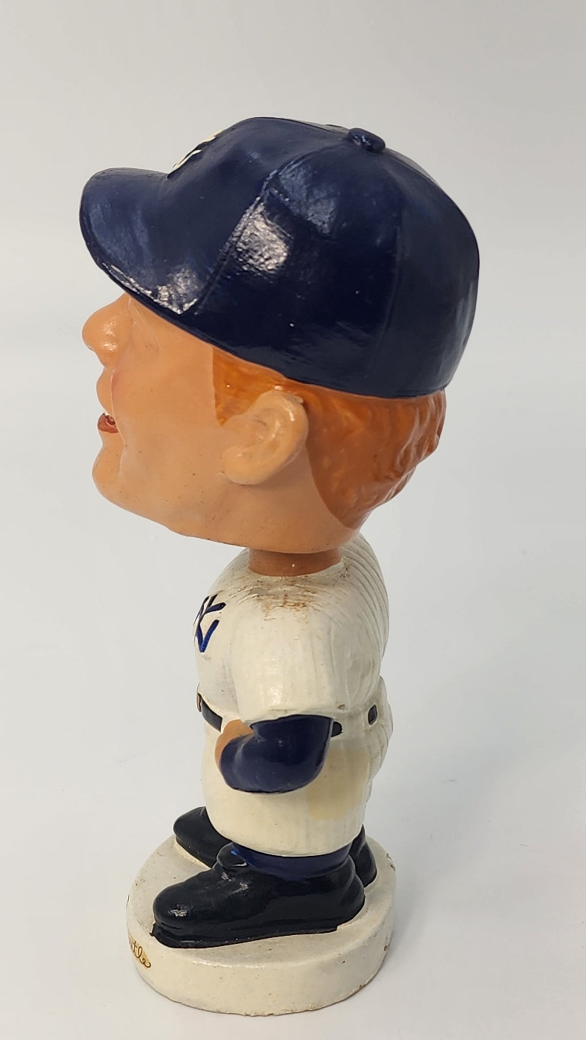 Back view of Mickey Mantle Yankees bobblehead