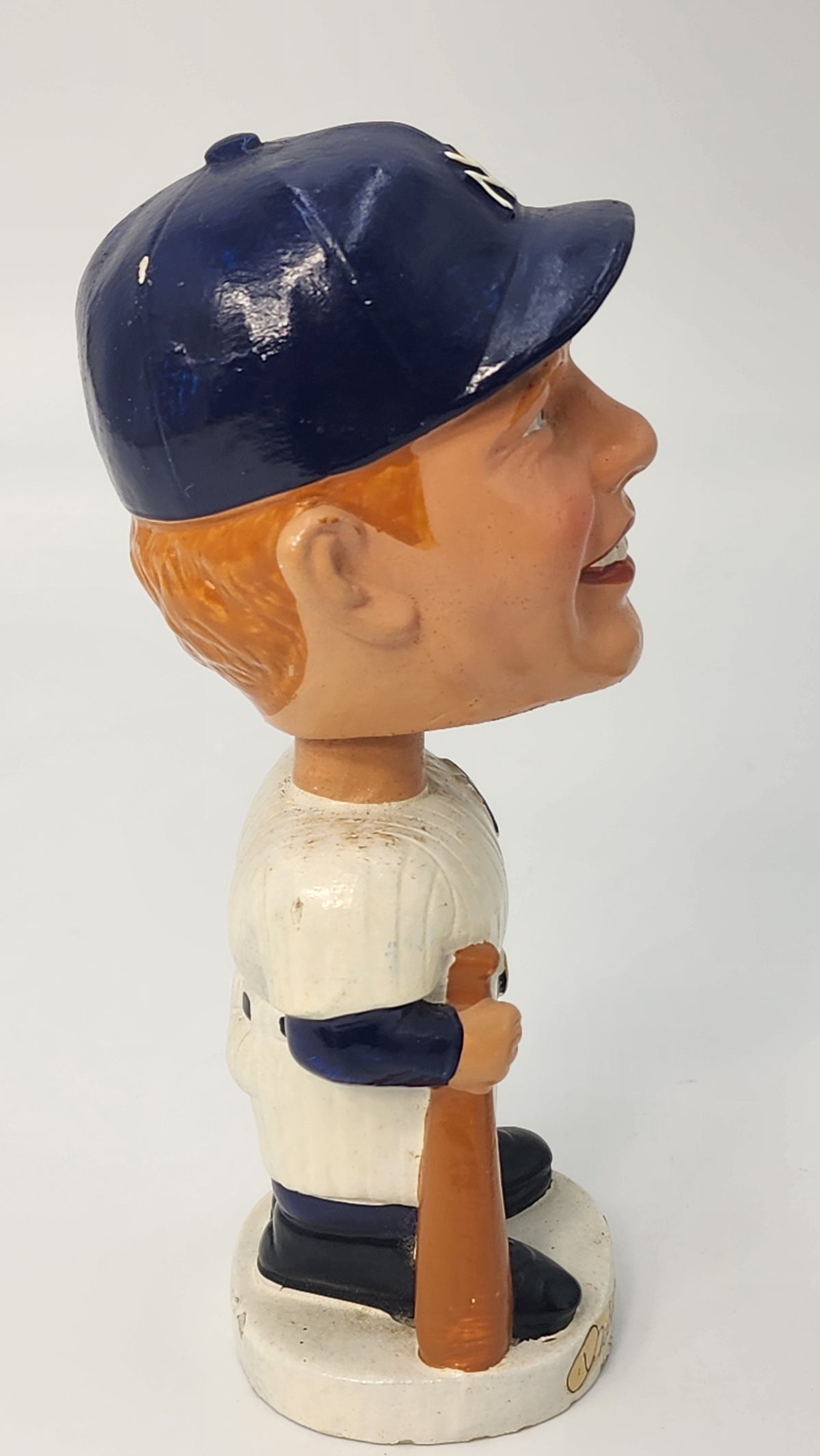 Opposite side view of Mickey Mantle bobblehead